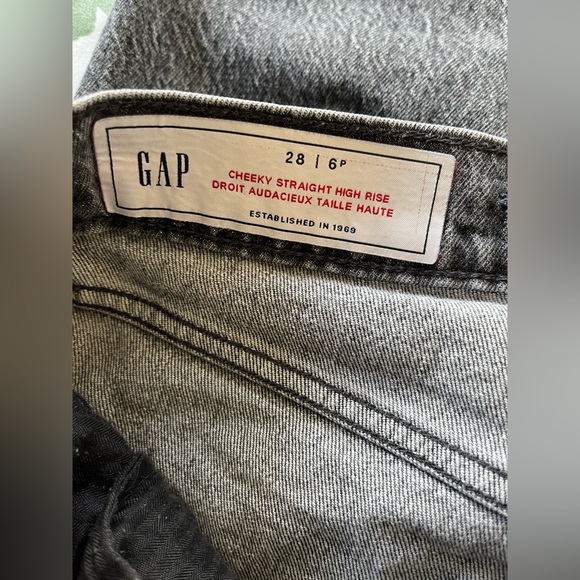 Gap High Rise Cheeky Straight Jeans With Washwell - Size: US 28 Petite - Picture 6 of 7